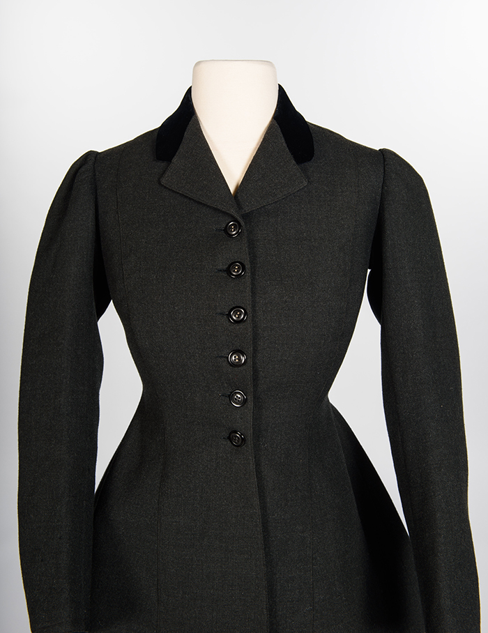 Image of Black broadcloth sidesaddle riding habit, 1907